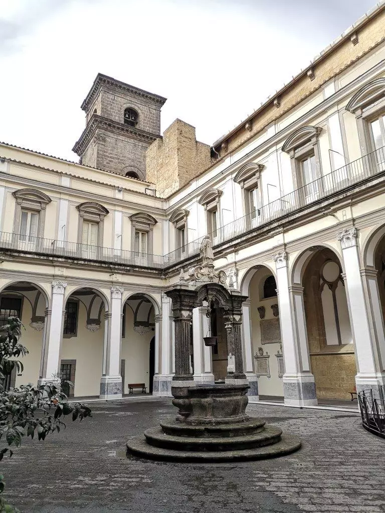 Complesso Monumentale San Lorenzo Maggiore | nowakacje - podróże na cztery plecaki